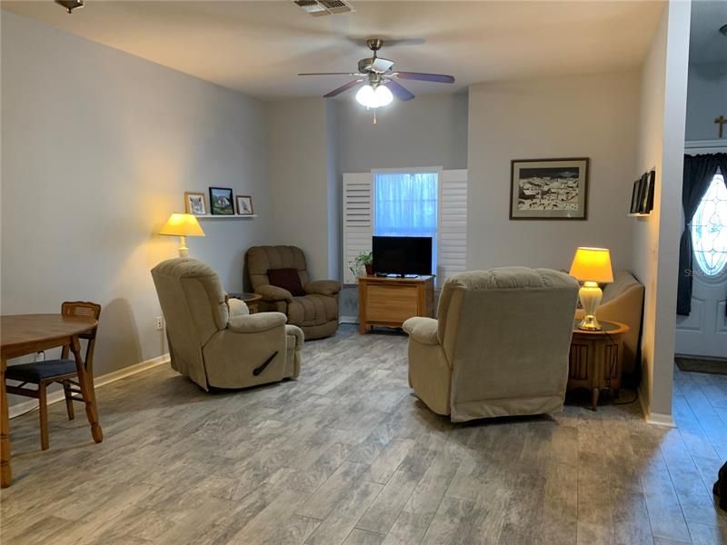 Recently Sold: $212,000 (3 beds, 2 baths, 1499 Square Feet)