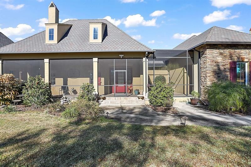 Recently Sold: $1,450,000 (5 beds, 5 baths, 6049 Square Feet)