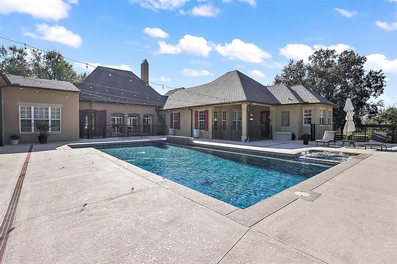 Recently Sold: $1,450,000 (5 beds, 5 baths, 6049 Square Feet)