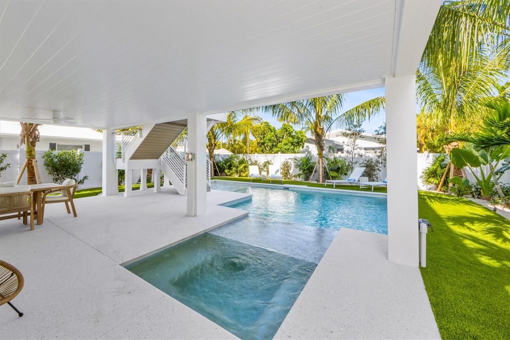 Active With Contract: $2,999,999 (4 beds, 4 baths, 2020 Square Feet)