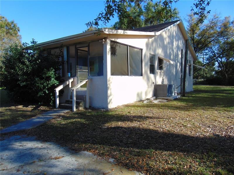 Recently Sold: $219,900 (3 beds, 2 baths, 1400 Square Feet)