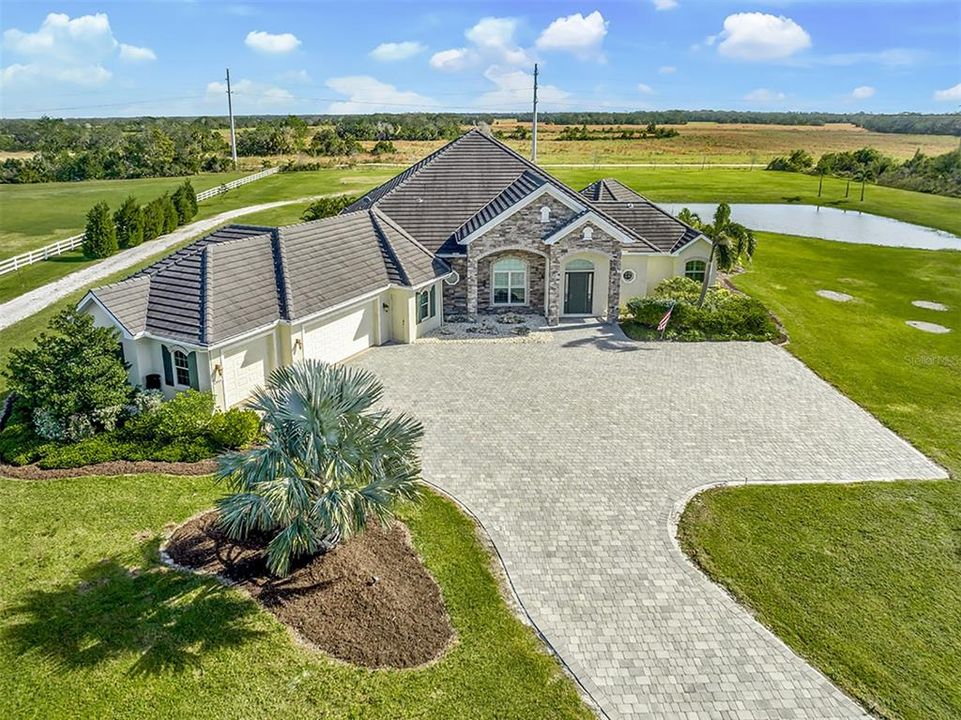 Recently Sold: $2,100,000 (4 beds, 4 baths, 5076 Square Feet)