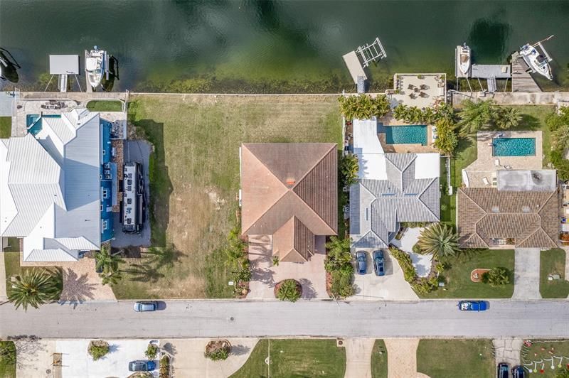 Recently Sold: $899,000 (4 beds, 3 baths, 2592 Square Feet)