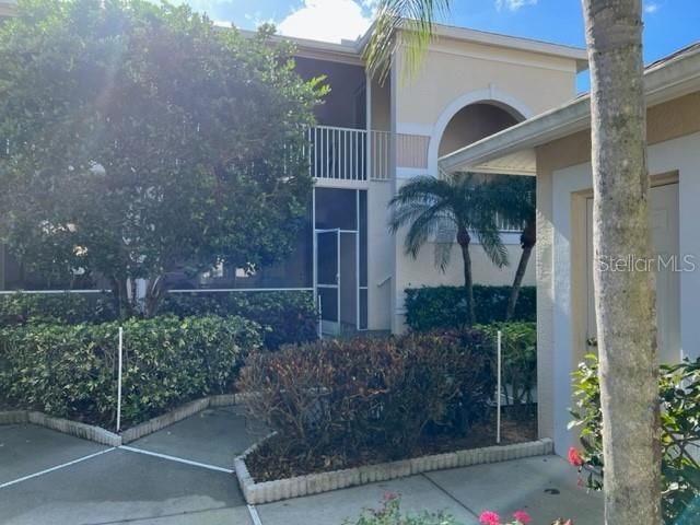 Recently Sold: $360,000 (2 beds, 2 baths, 1414 Square Feet)