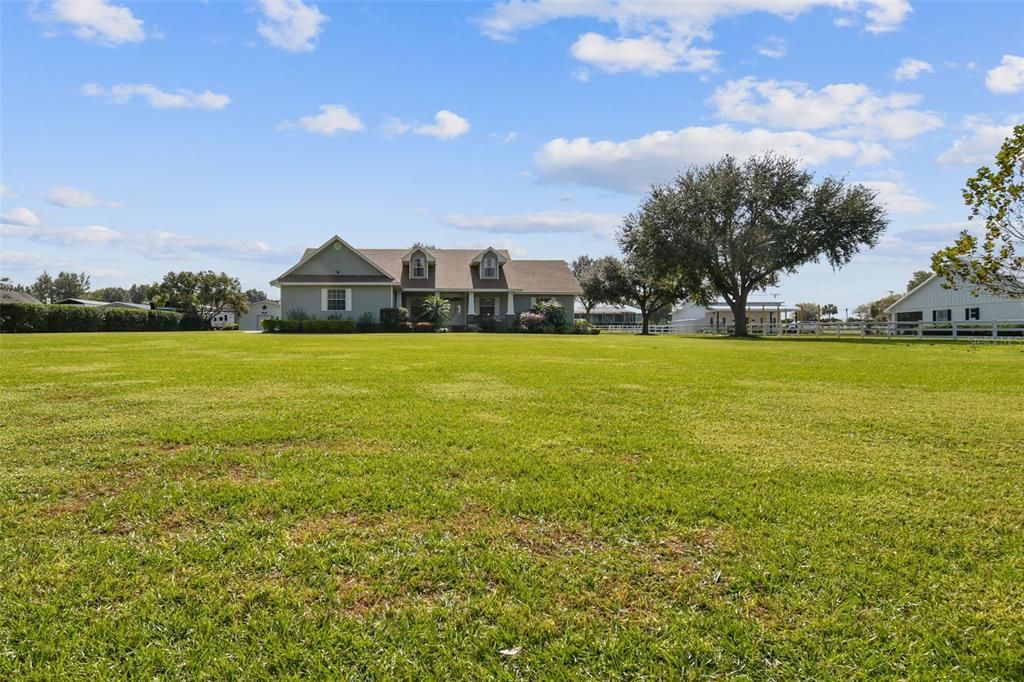 Recently Sold: $750,000 (3 beds, 2 baths, 3935 Square Feet)