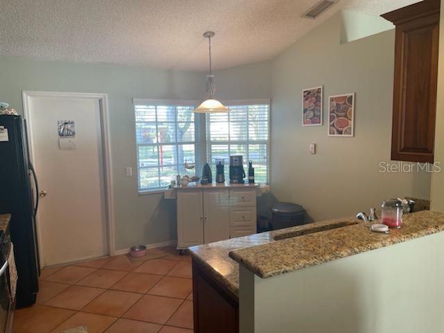 Recently Rented: $2,300 (3 beds, 2 baths, 1172 Square Feet)