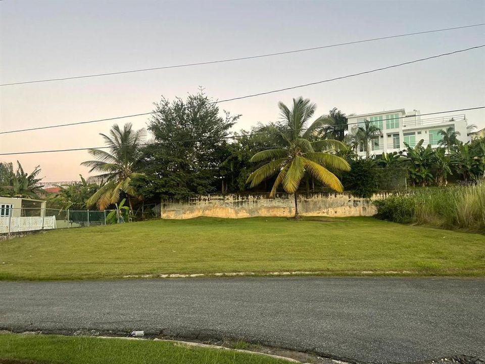 Vendido Recientemente: $100,000 (0.22 acres)