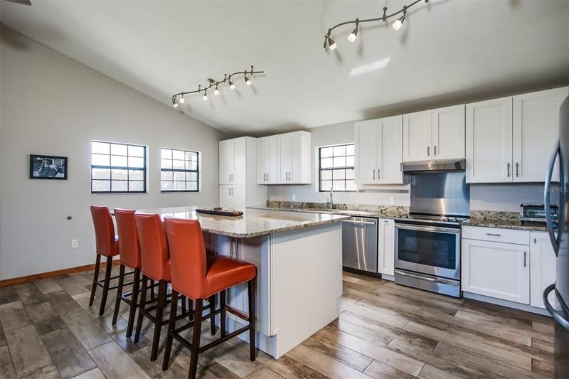 Recently Sold: $995,000 (3 beds, 1 baths, 1728 Square Feet)