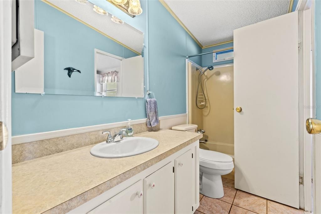 Recently Sold: $137,000 (2 beds, 2 baths, 1296 Square Feet)