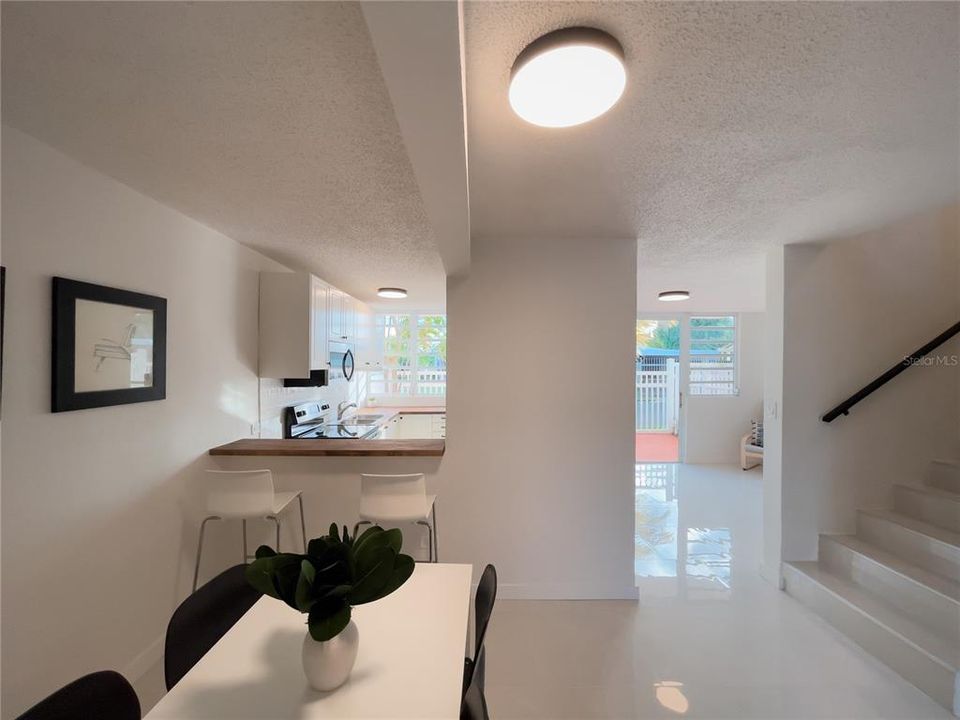 Vendido Recientemente: $249,000 (3 camas, 2 baños, 1774 Pies cuadrados)