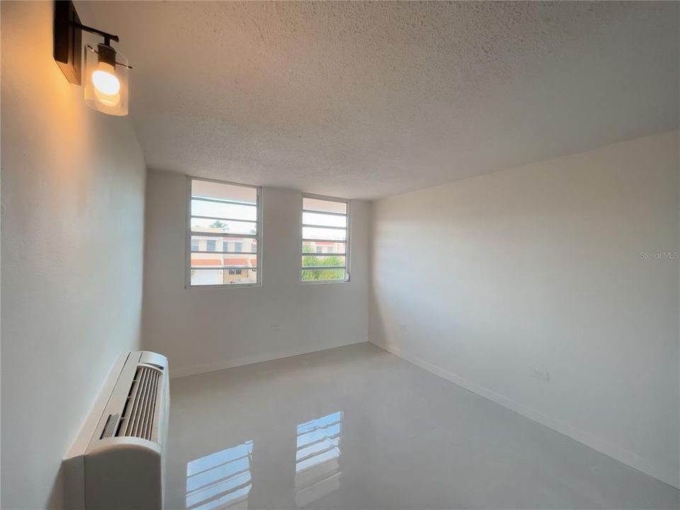 Vendido Recientemente: $249,000 (3 camas, 2 baños, 1774 Pies cuadrados)