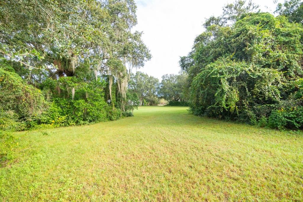 En Venta: $2,695,000 (6.33 acres)