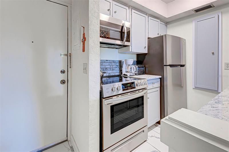 Recently Sold: $250,000 (1 beds, 1 baths, 511 Square Feet)
