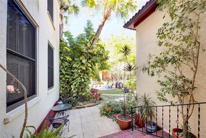 Recently Sold: $250,000 (1 beds, 1 baths, 511 Square Feet)