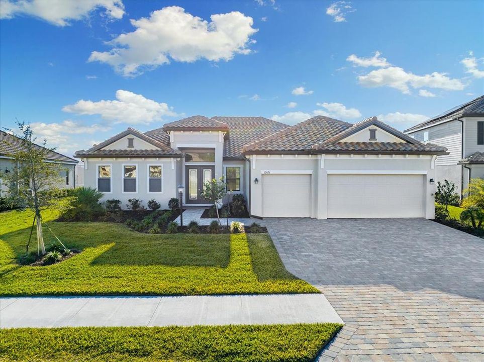 Recently Sold: $855,000 (3 beds, 3 baths, 2573 Square Feet)