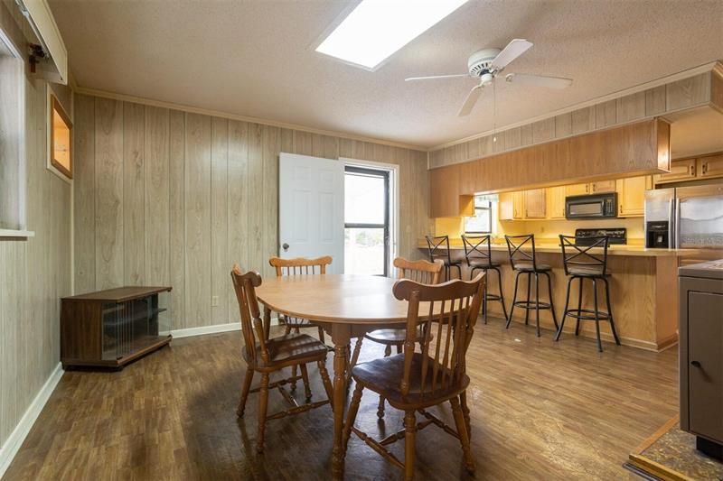 Recently Sold: $150,000 (2 beds, 1 baths, 1247 Square Feet)
