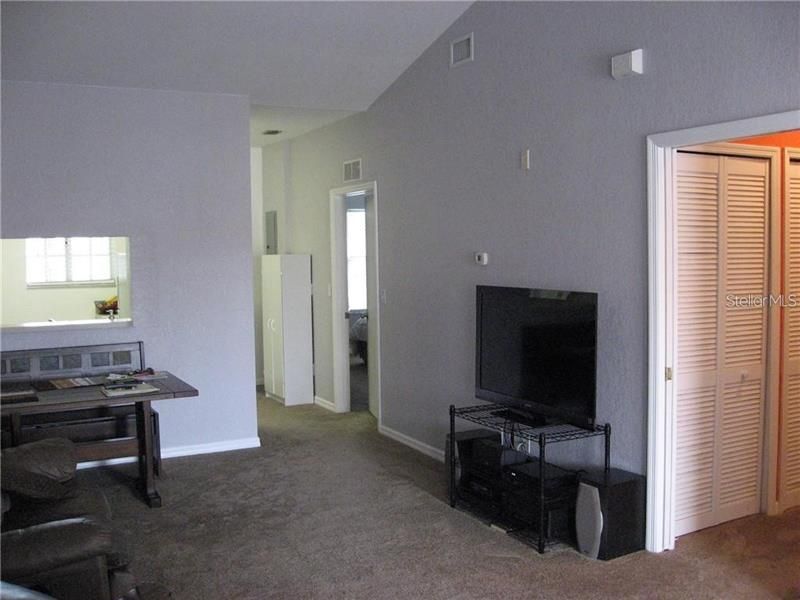 Recently Rented: $1,800 (2 beds, 2 baths, 932 Square Feet)