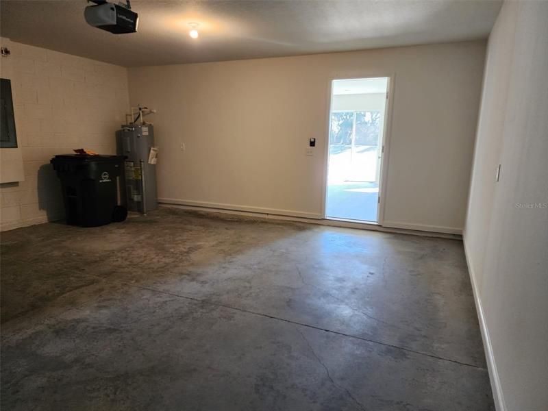 Recently Rented: $2,150 (3 beds, 2 baths, 1557 Square Feet)
