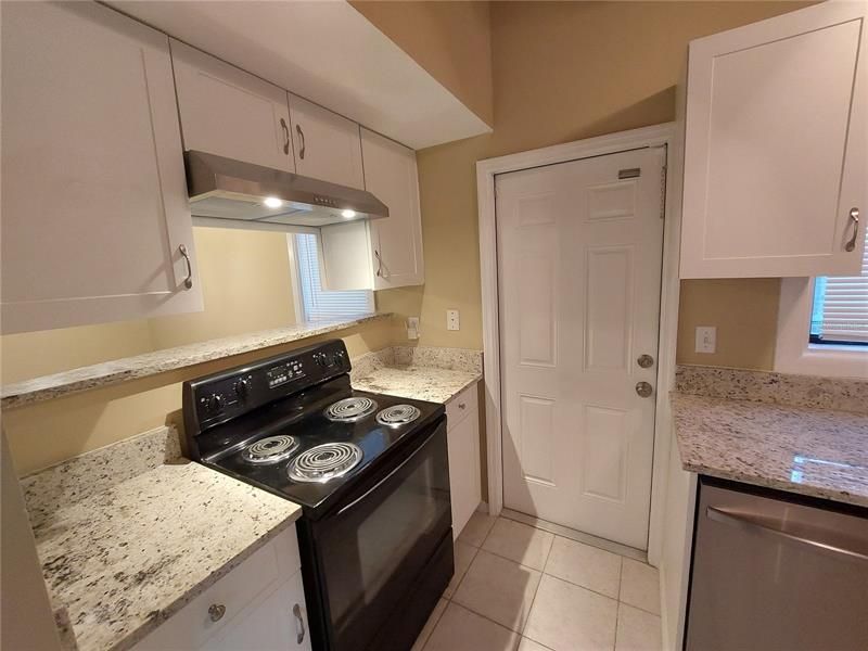 Recently Rented: $1,895 (3 beds, 1 baths, 1258 Square Feet)