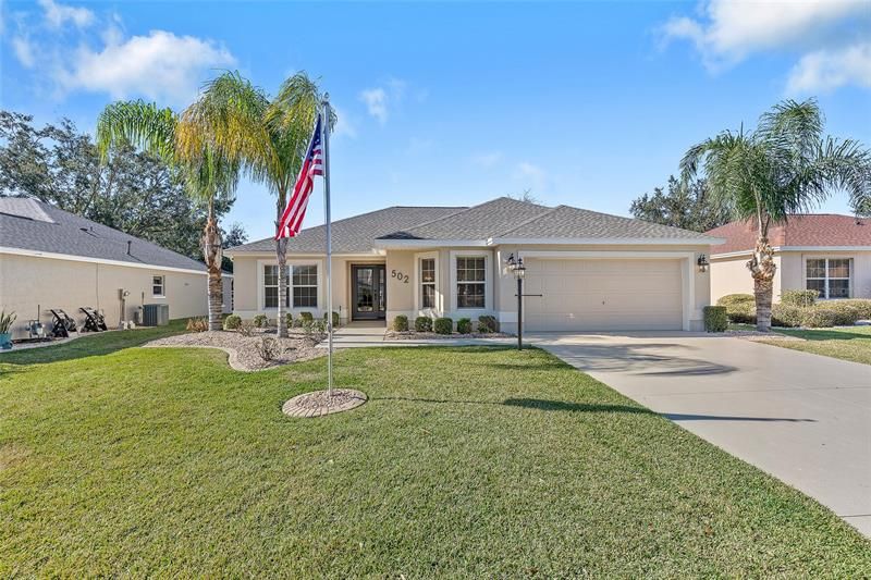 Recently Sold: $420,000 (3 beds, 2 baths, 1456 Square Feet)