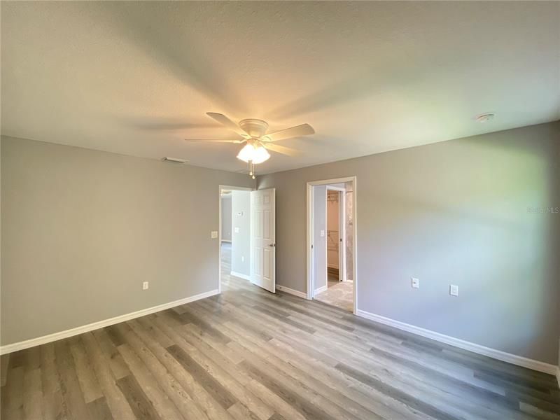 Recently Rented: $1,700 (3 beds, 2 baths, 1381 Square Feet)