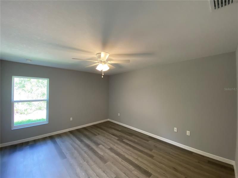 Recently Rented: $1,700 (3 beds, 2 baths, 1381 Square Feet)