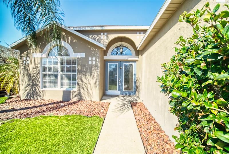 Recently Sold: $460,000 (3 beds, 2 baths, 1592 Square Feet)