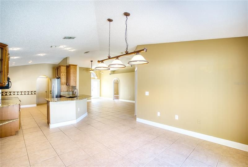 Recently Sold: $460,000 (3 beds, 2 baths, 1592 Square Feet)
