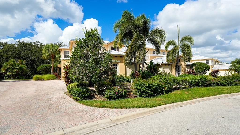 For Rent: $5,000 (3 beds, 2 baths, 1666 Square Feet)