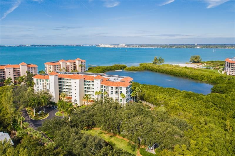 Recently Sold: $750,000 (2 beds, 2 baths, 1480 Square Feet)