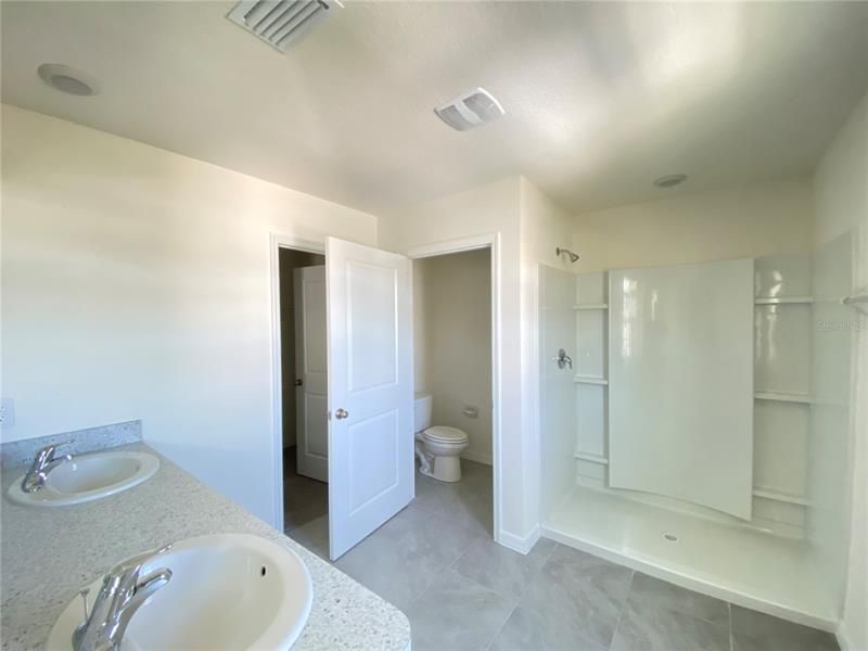 Недавно арендовано: $2,425 (4 спален, 3 ванн, 2288 Квадратных фут)