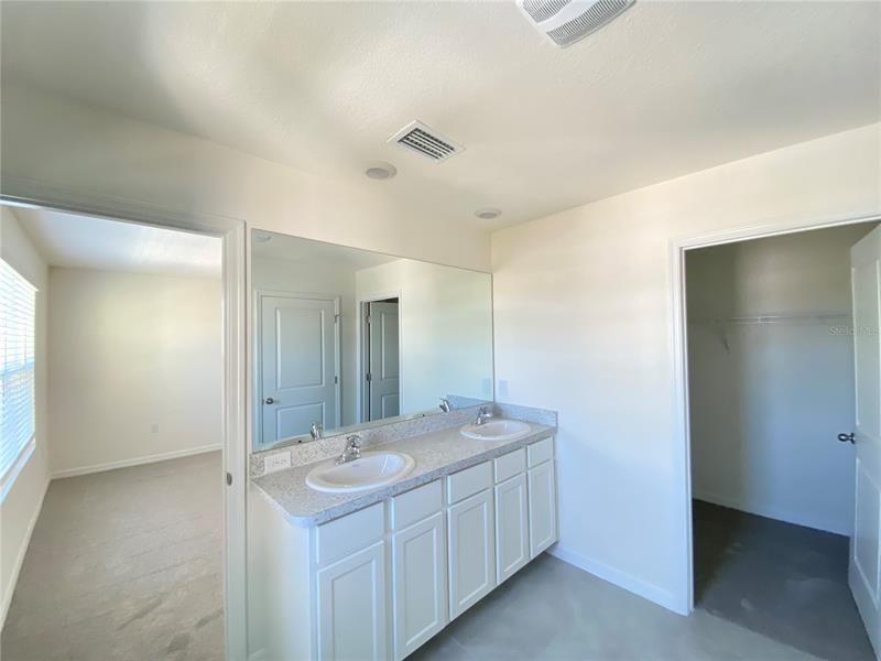 Недавно арендовано: $2,425 (4 спален, 3 ванн, 2288 Квадратных фут)
