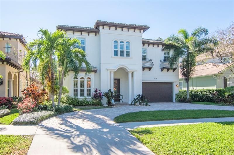 Recently Sold: $1,650,000 (5 beds, 4 baths, 4093 Square Feet)