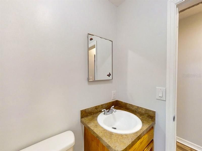 最近售出: $169,750 (2 贝兹, 2 浴室, 1155 平方英尺)