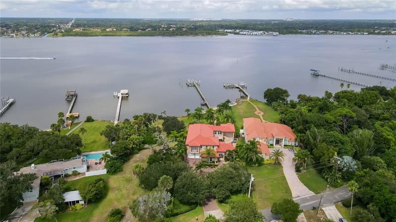 Vendido Recientemente: $2,575,000 (5 camas, 5 baños, 5130 Pies cuadrados)