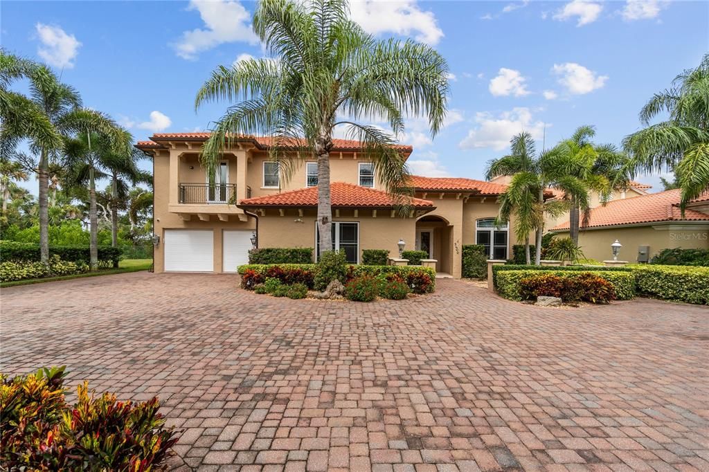 Recently Sold: $2,575,000 (5 beds, 5 baths, 5130 Square Feet)