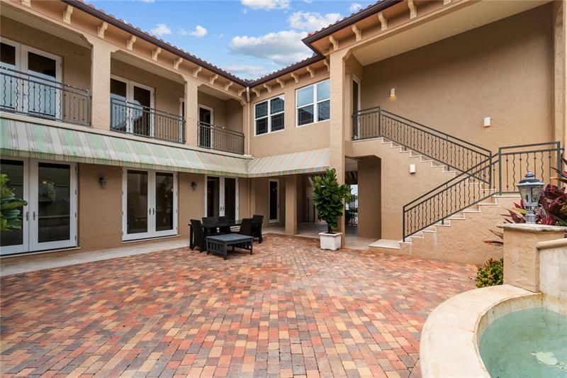 Recently Sold: $2,575,000 (5 beds, 5 baths, 5130 Square Feet)