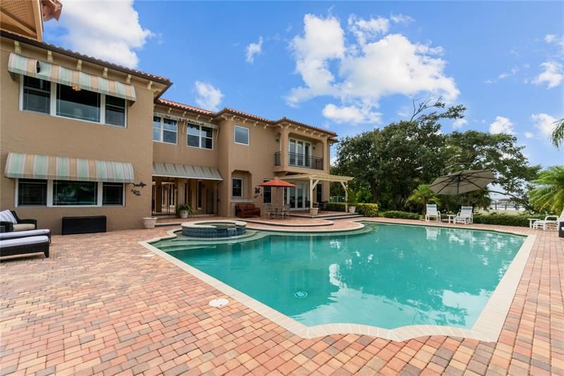 Recently Sold: $2,575,000 (5 beds, 5 baths, 5130 Square Feet)