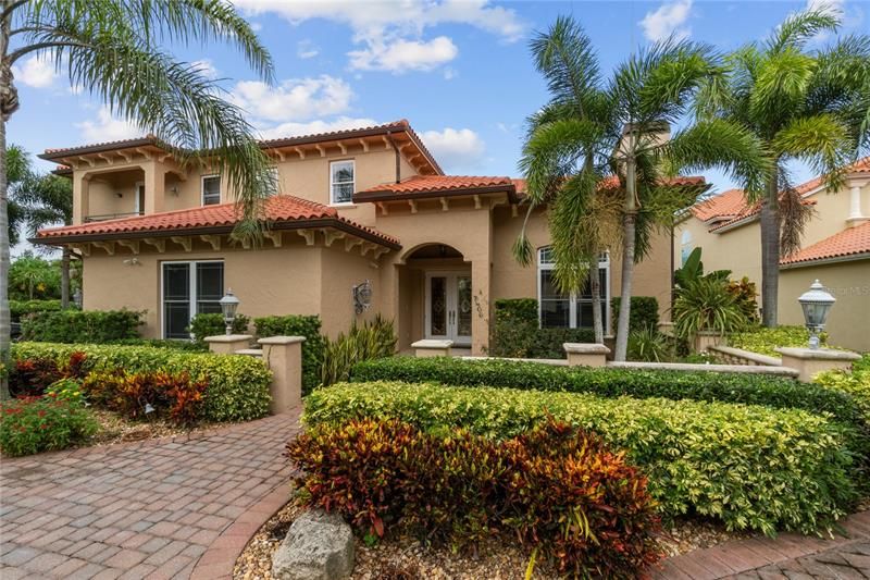 Recently Sold: $2,575,000 (5 beds, 5 baths, 5130 Square Feet)