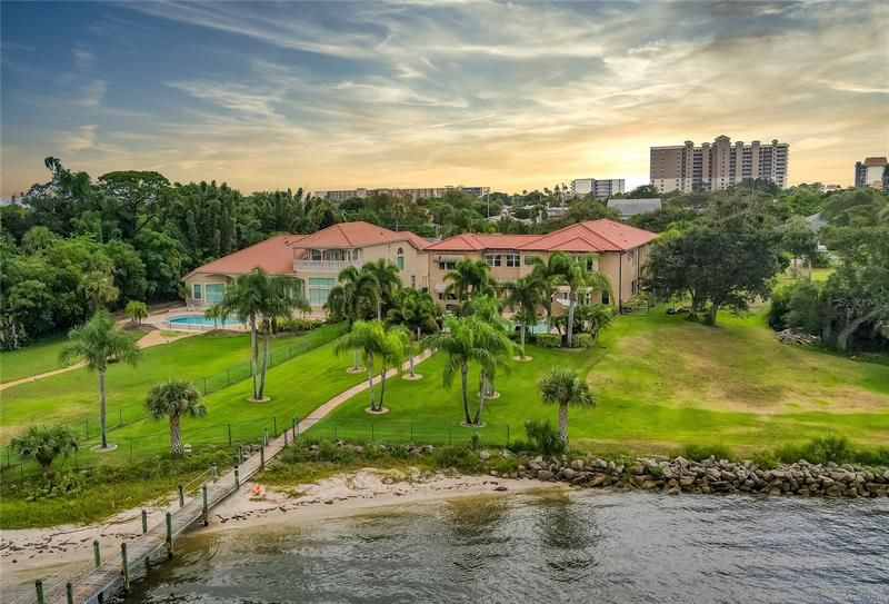 Recently Sold: $2,575,000 (5 beds, 5 baths, 5130 Square Feet)