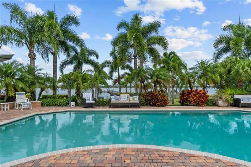 Recently Sold: $2,575,000 (5 beds, 5 baths, 5130 Square Feet)