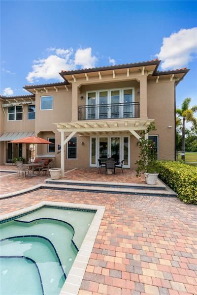 Recently Sold: $2,575,000 (5 beds, 5 baths, 5130 Square Feet)