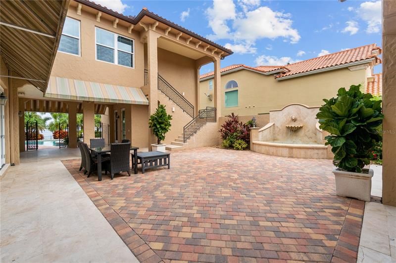 Recently Sold: $2,575,000 (5 beds, 5 baths, 5130 Square Feet)