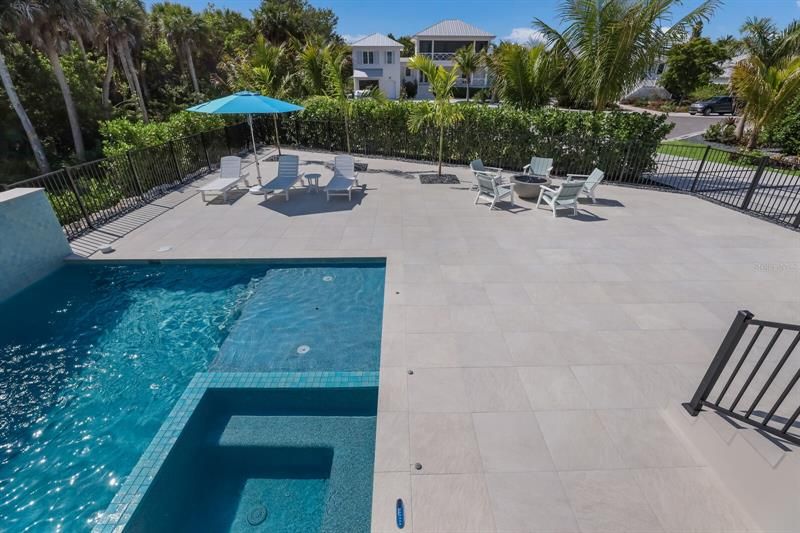 Recently Sold: $4,250,000 (3 beds, 3 baths, 2246 Square Feet)