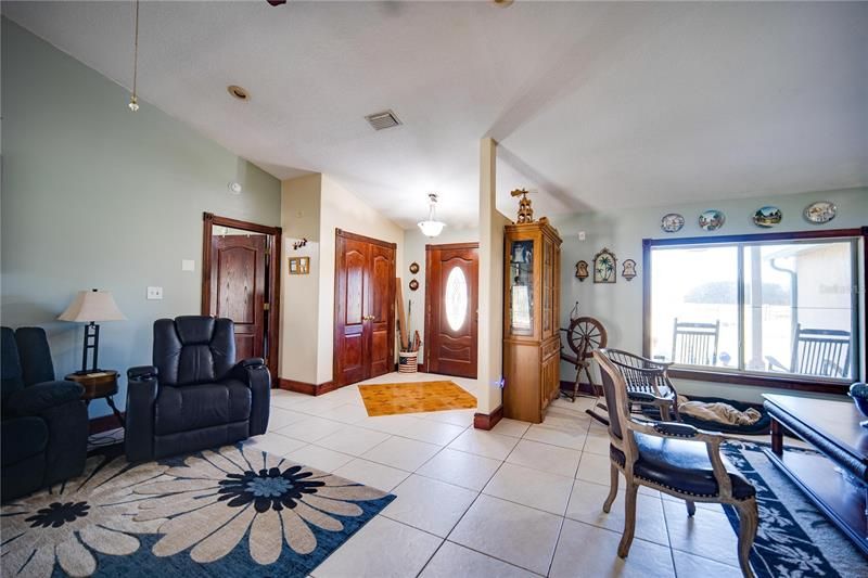 Recently Sold: $640,000 (5 beds, 3 baths, 3053 Square Feet)