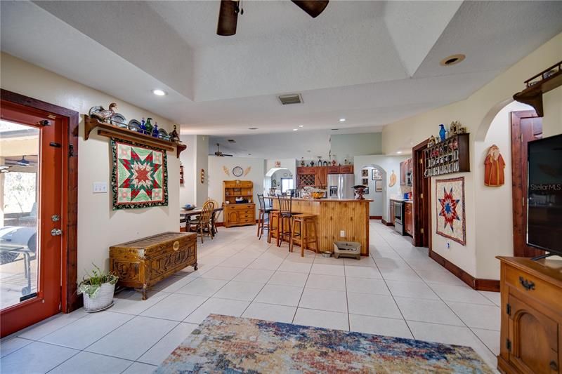 Recently Sold: $640,000 (5 beds, 3 baths, 3053 Square Feet)