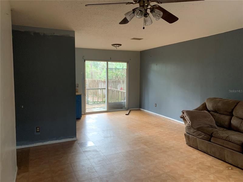 Recently Sold: $65,000 (3 beds, 2 baths, 1056 Square Feet)