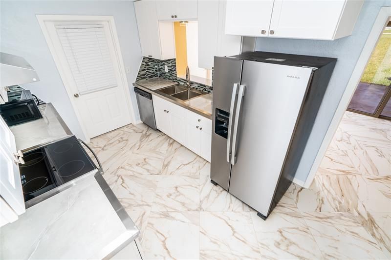 Recently Sold: $299,900 (2 beds, 1 baths, 990 Square Feet)