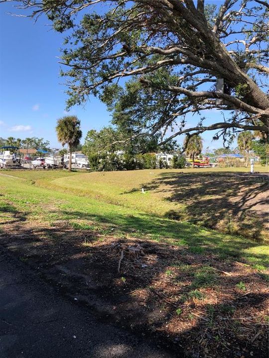 Под контрактом: $10,000 (0.18 acres)