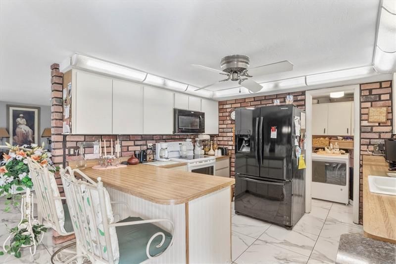 Recently Sold: $579,000 (2 beds, 2 baths, 1581 Square Feet)